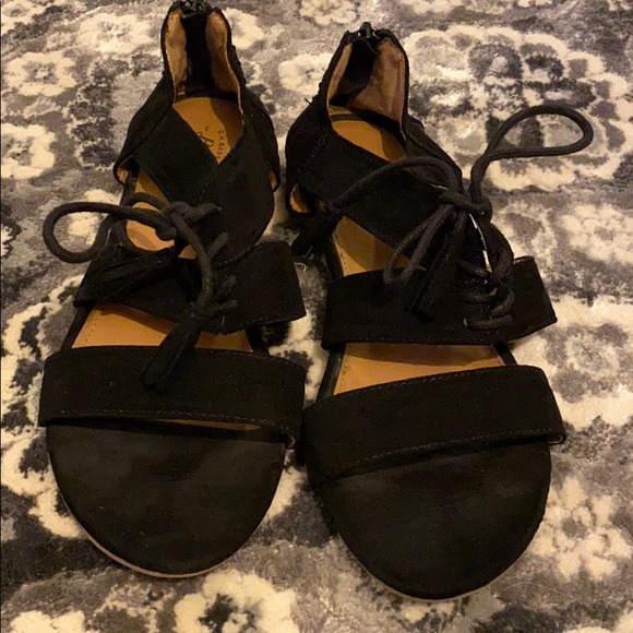 G.H. Bass & Co sandals with straps - Picture 2 of 6